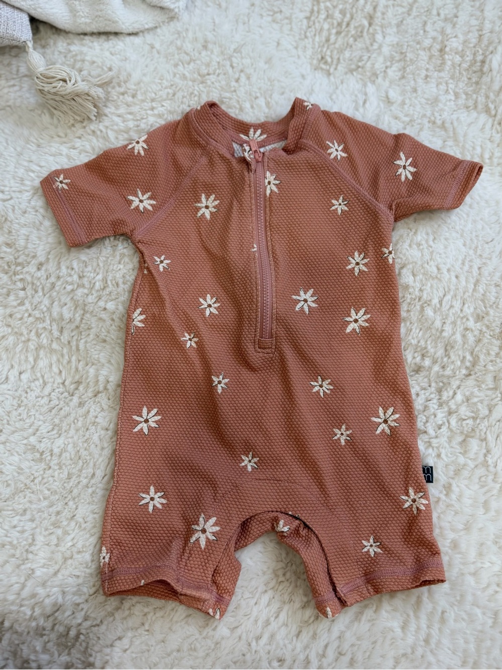Short-Sleeve Kids Swim Bodysuit in Dusty Rose Daisy